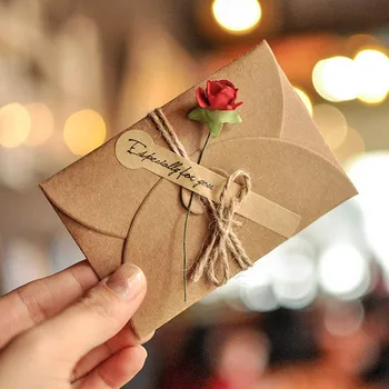 12PCS kāzu ziedu ielūgumu kartes Kraft papīra aploksnē žāvētu ziedu kabatas ielūgumus uz pusi un kāzu dāvana