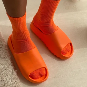 LLUUMIU slaidi luksusa dizaineru zīmolu sieviešu ir 2021. mīkstas čības sieviešu neslīdoša mājas apavi Dzīvoklis Bieza zole Slīd Sieviešu sandales